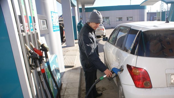 23 января 2018, 11:47 Просмотров:   Мировой рост цен на нефть 2018 может стать причиной повышения цен на бензин в Украине в среднем 22-24%